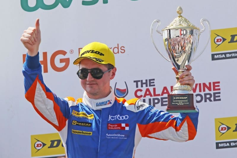 Team GardX Racing with Motorbase takes trio of top four finishes at Thruxton